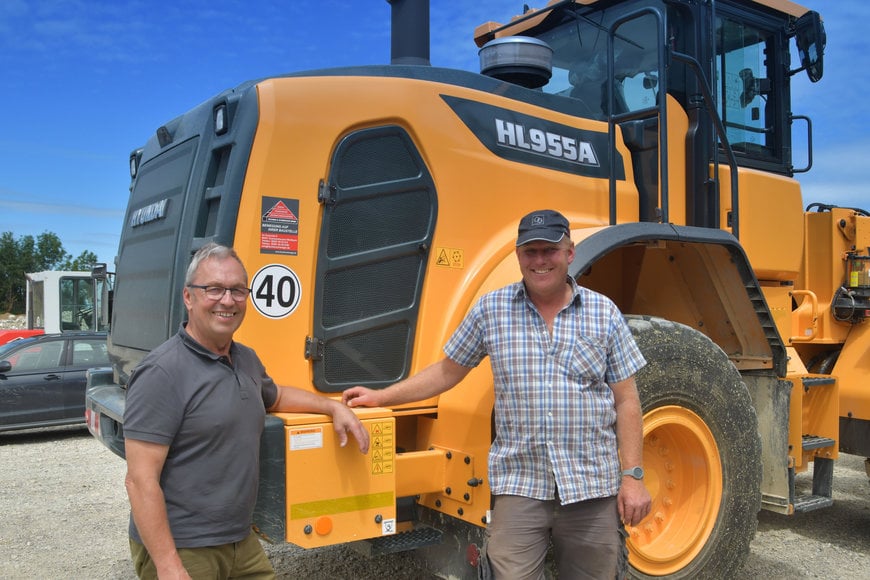 HERBST TIEFBAU OPTS FOR THE NEW HYUNDAI HL955A WHEEL LOADER